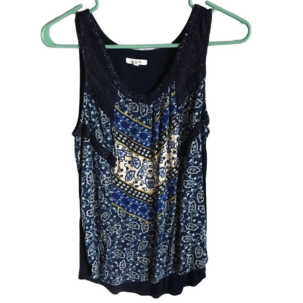 Maurices navy blue tank top size M floral lace cute summer shirt